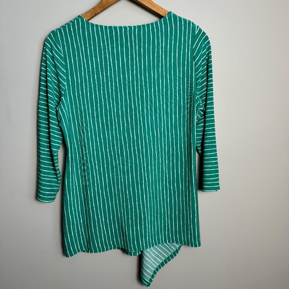 CHICO'S TRAVELERS Women's 3/4 Sleeve Asymmetrical V-Neck Shirt Green Medium - Picture 4 of 12